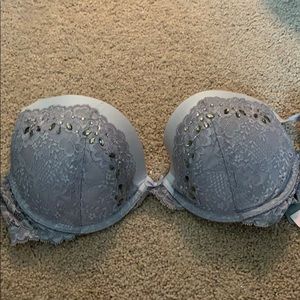 Light purple lacy push up bra
